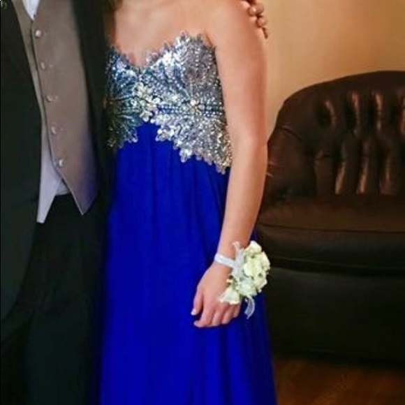 Prom dress - Picture 3 of 3
